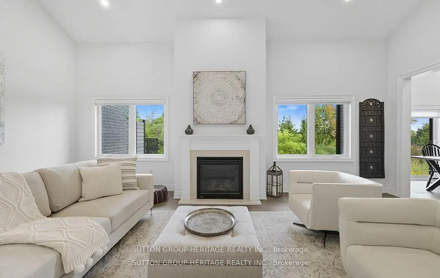 Photo 9 of 25 Ballinger Way, Uxbridge — HOMEH