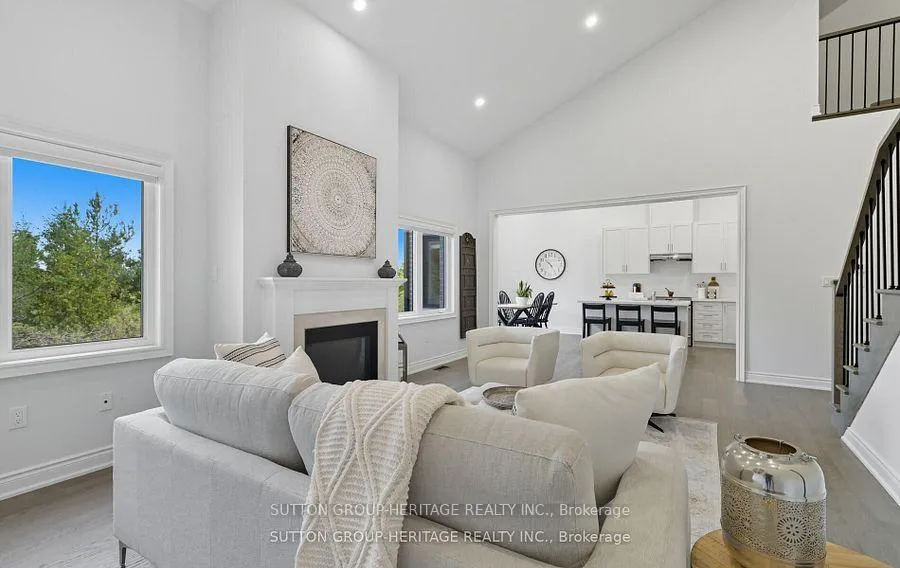 Photo 10 of 25 Ballinger Way, Uxbridge — HOMEH