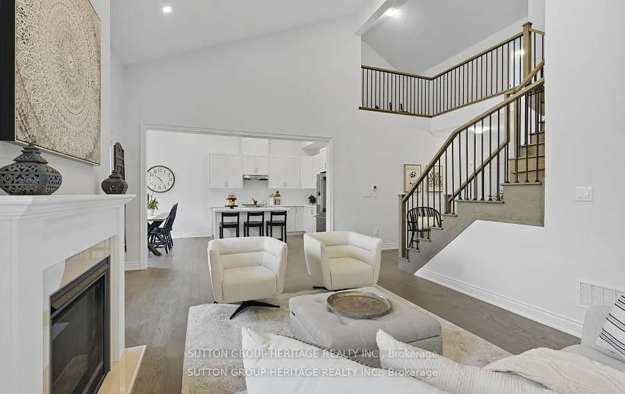 Photo 11 of 25 Ballinger Way, Uxbridge — HOMEH