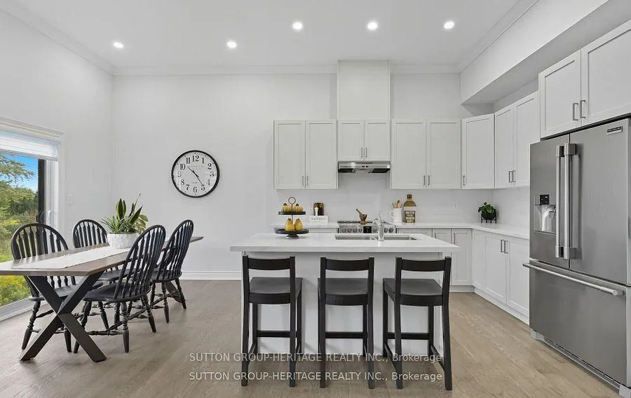 Photo 12 of 25 Ballinger Way, Uxbridge — HOMEH