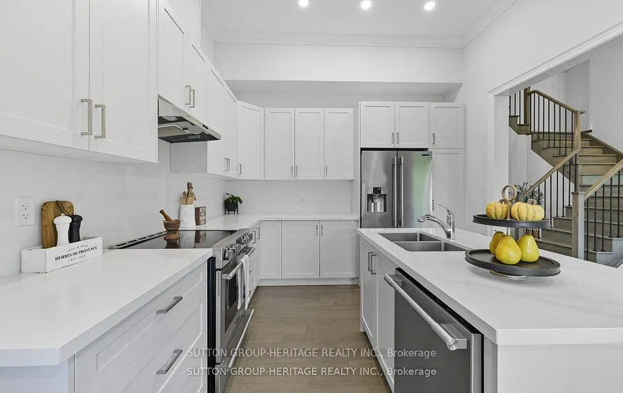 Photo 16 of 25 Ballinger Way, Uxbridge — HOMEH