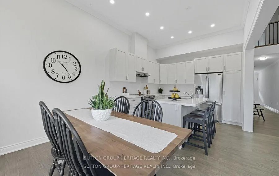 Photo 18 of 25 Ballinger Way, Uxbridge — HOMEH