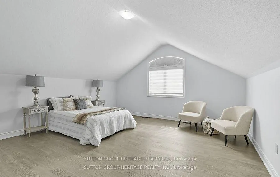 Photo 32 of 25 Ballinger Way, Uxbridge — HOMEH