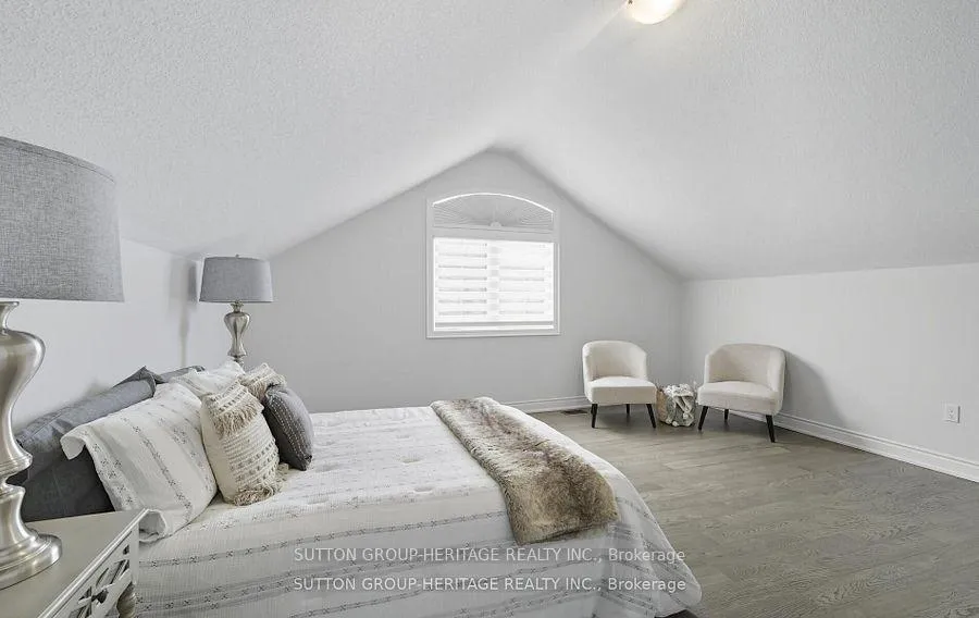 Photo 33 of 25 Ballinger Way, Uxbridge — HOMEH