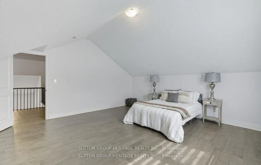 Photo 34 of 25 Ballinger Way, Uxbridge — HOMEH