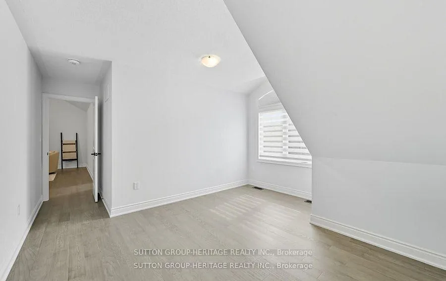 Photo 36 of 25 Ballinger Way, Uxbridge — HOMEH
