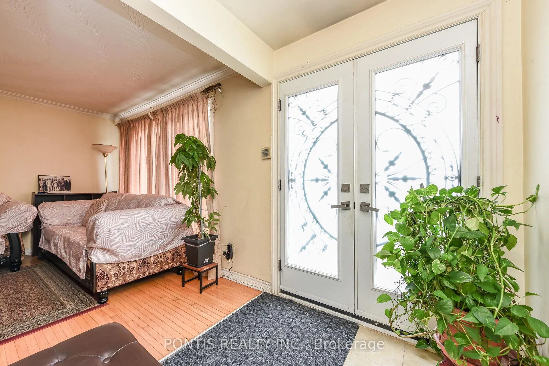 Photo 4 of 4 Hasbrooke Drive, North York, Humber Summit — HOMEH