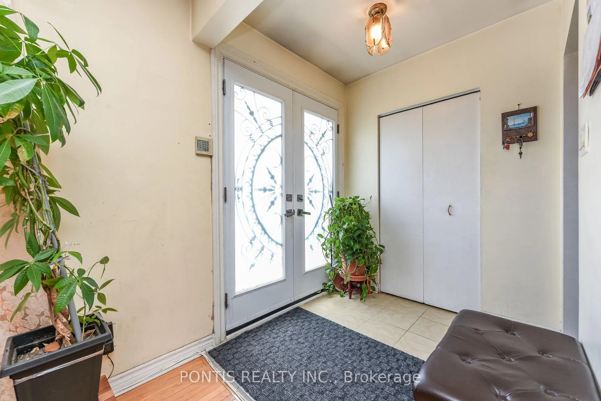 Photo 5 of 4 Hasbrooke Drive, North York, Humber Summit — HOMEH