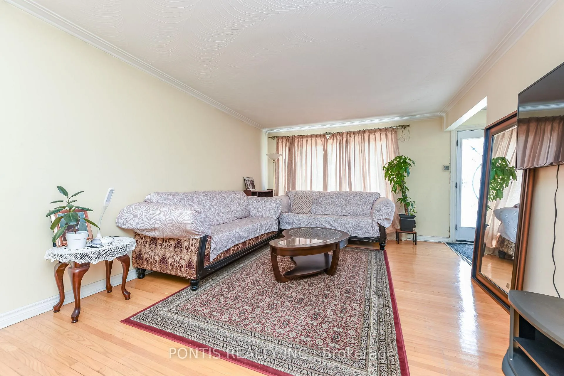 Photo 7 of 4 Hasbrooke Drive, North York, Humber Summit — HOMEH