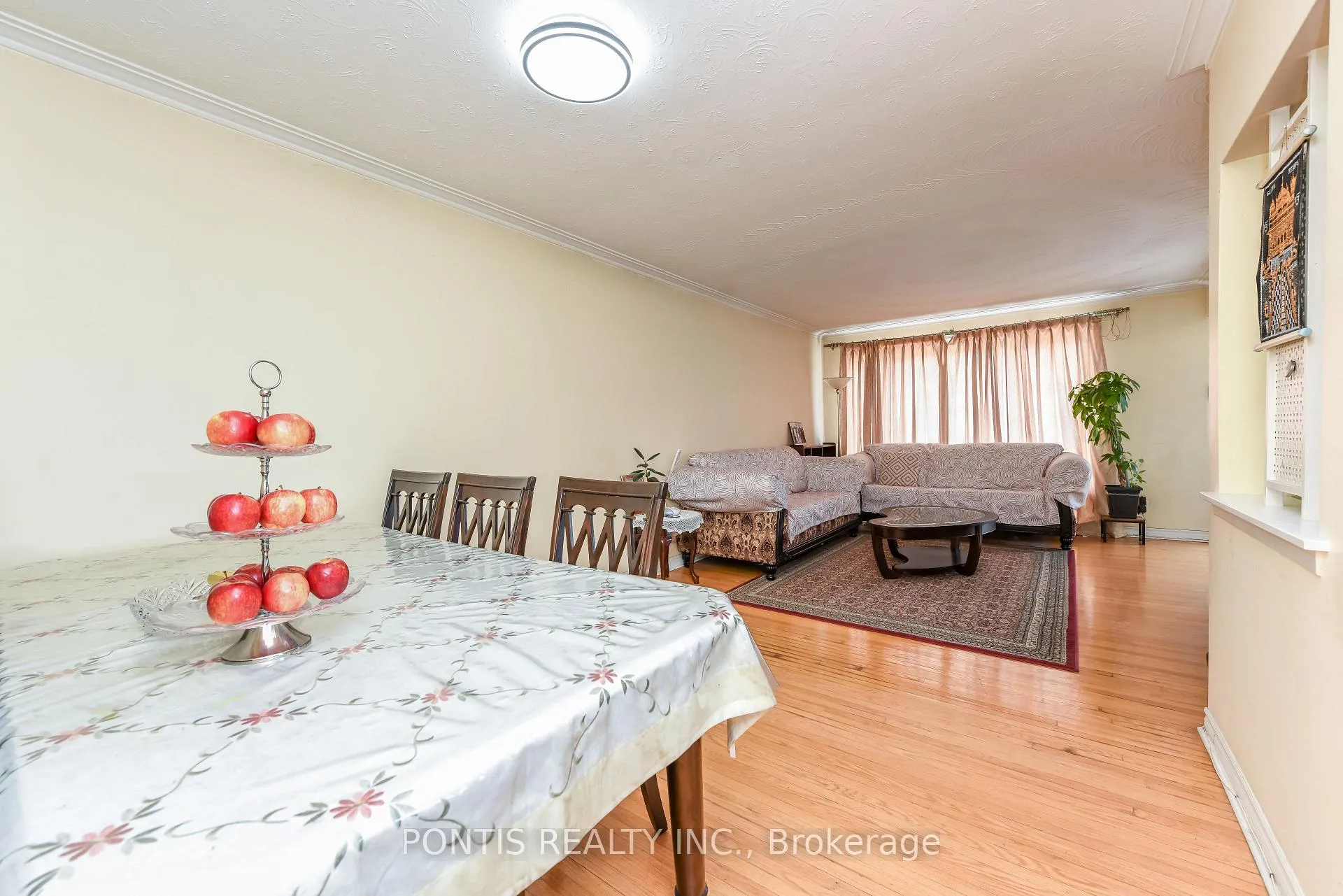 Photo 9 of 4 Hasbrooke Drive, North York, Humber Summit — HOMEH