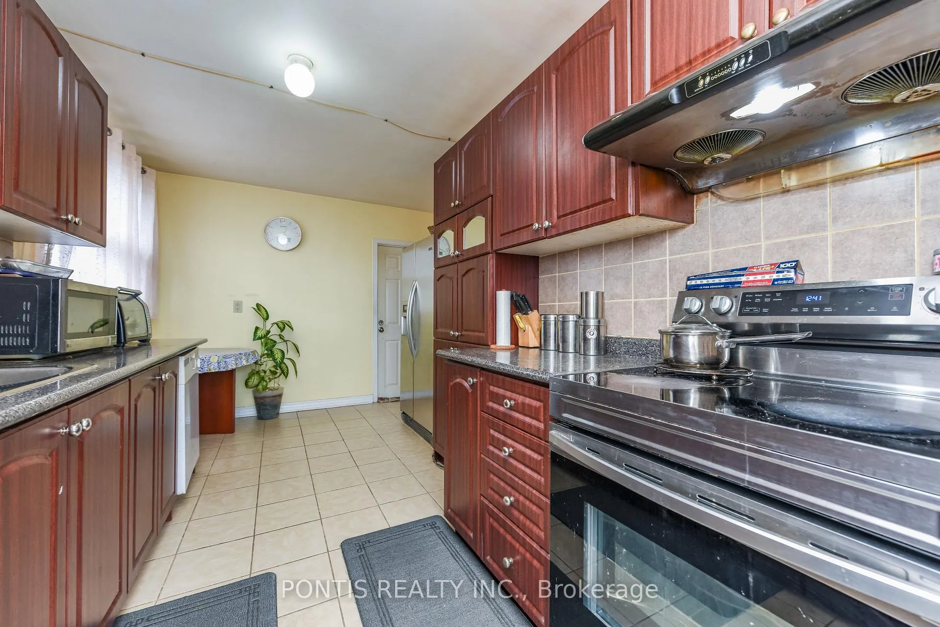 Photo 11 of 4 Hasbrooke Drive, North York, Humber Summit — HOMEH