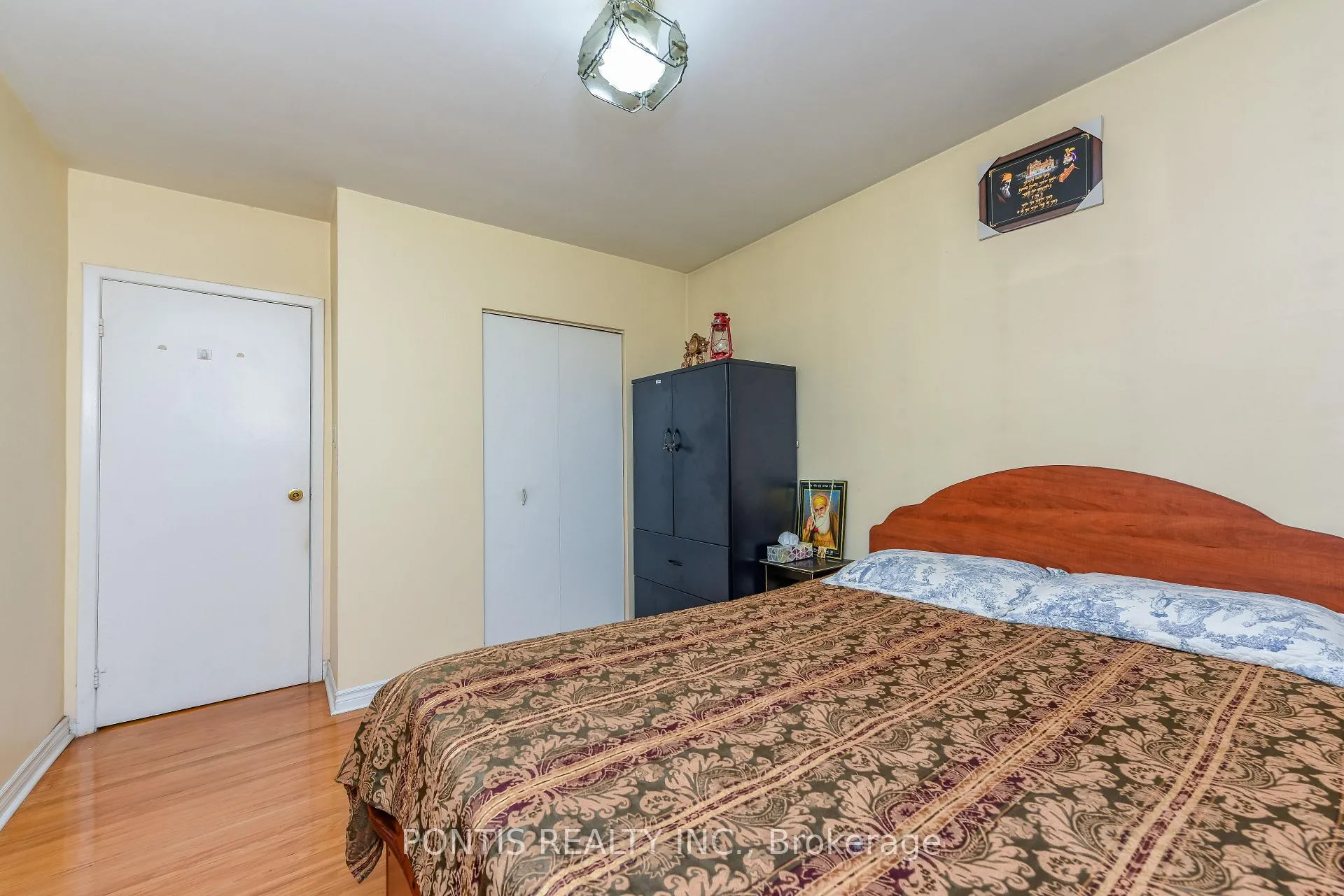 Photo 12 of 4 Hasbrooke Drive, North York, Humber Summit — HOMEH