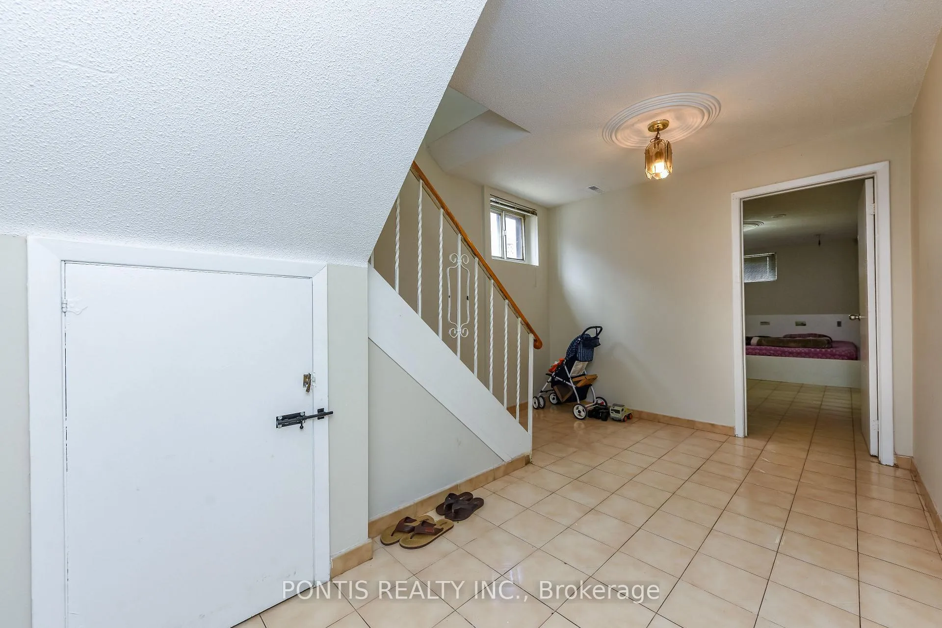 Photo 19 of 4 Hasbrooke Drive, North York, Humber Summit — HOMEH