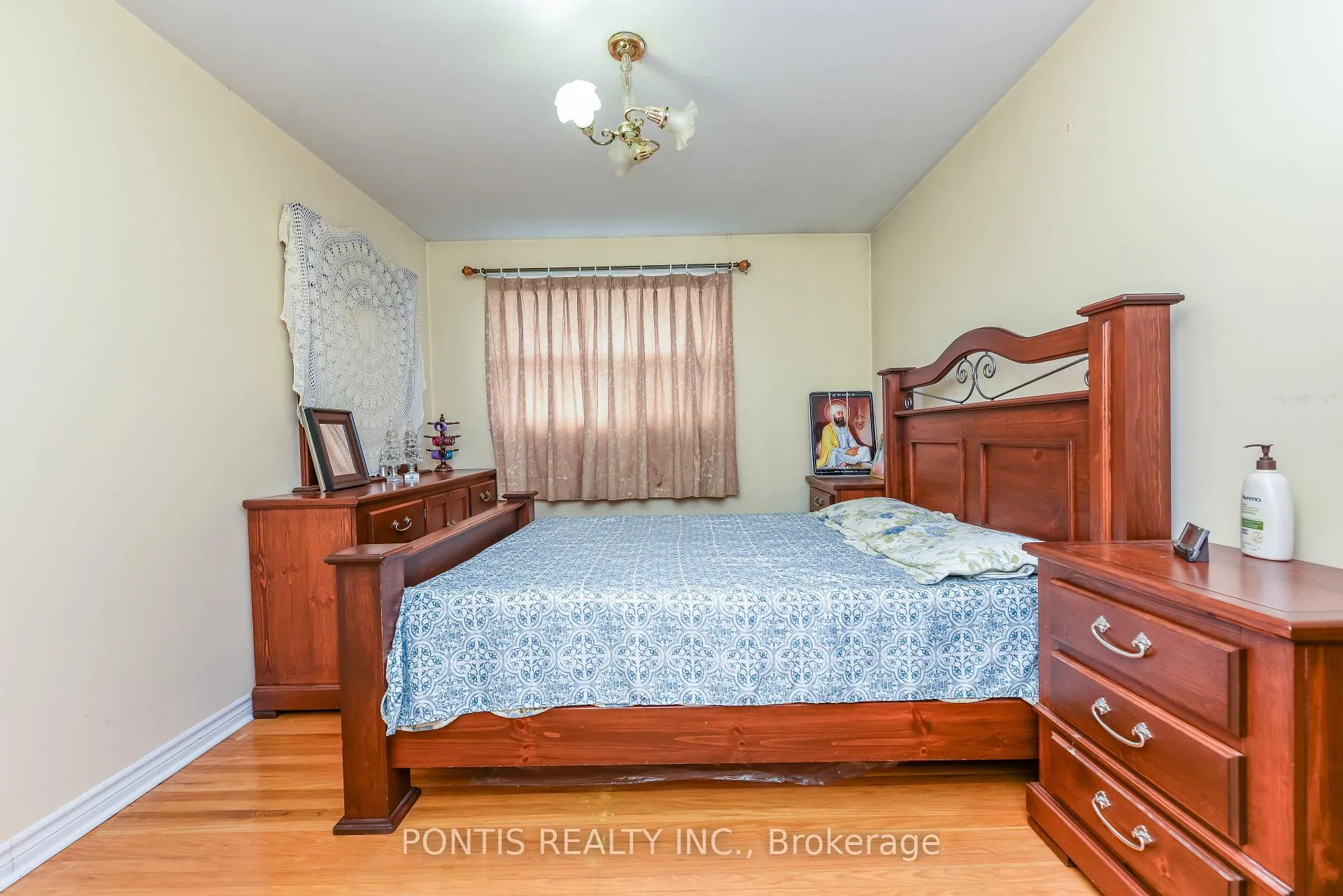 Photo 24 of 4 Hasbrooke Drive, North York, Humber Summit — HOMEH