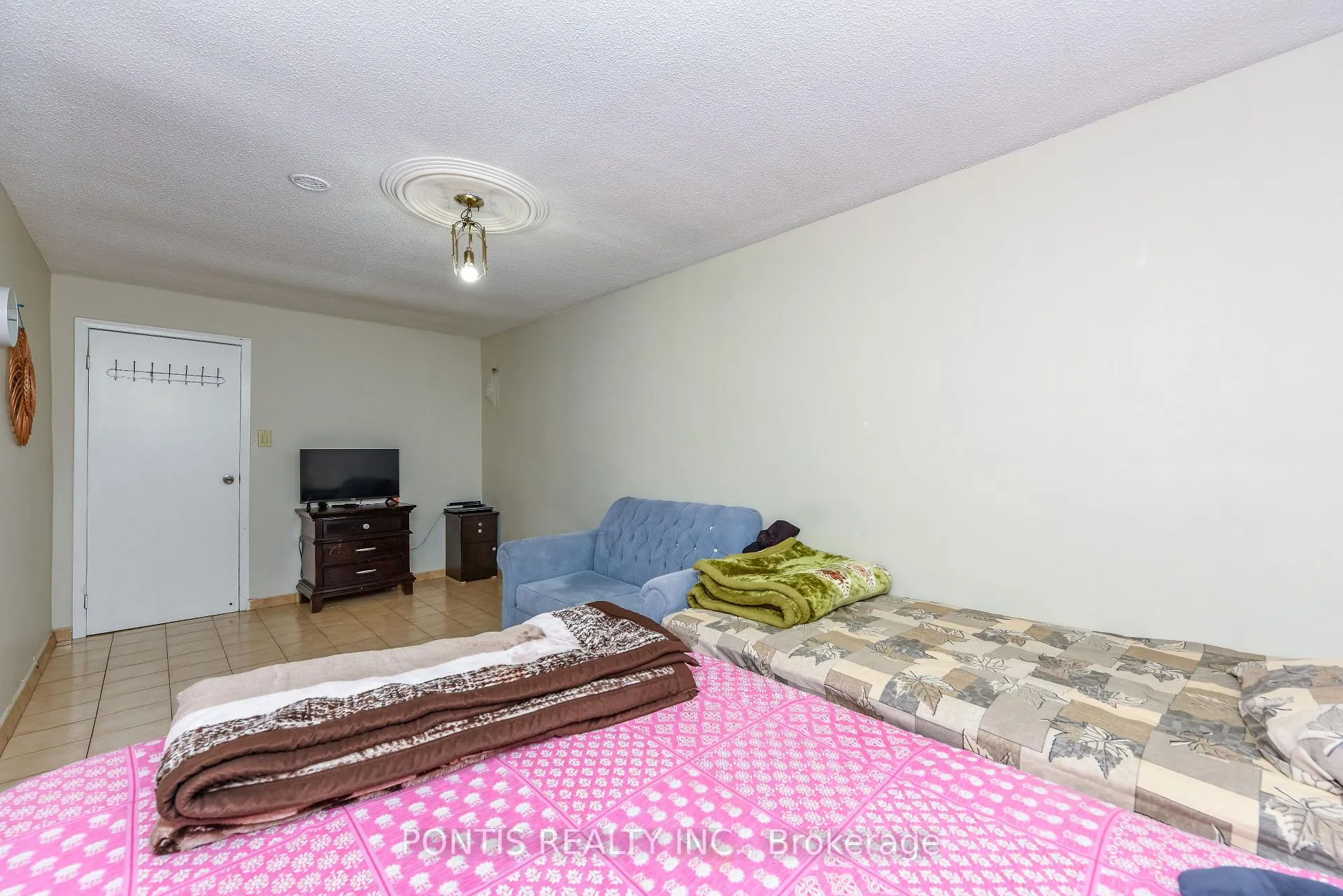 Photo 25 of 4 Hasbrooke Drive, North York, Humber Summit — HOMEH