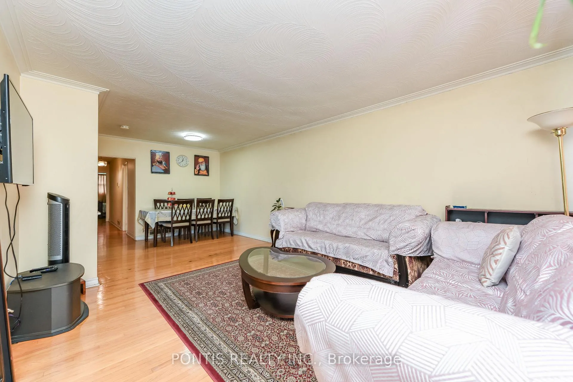 Photo 29 of 4 Hasbrooke Drive, North York, Humber Summit — HOMEH