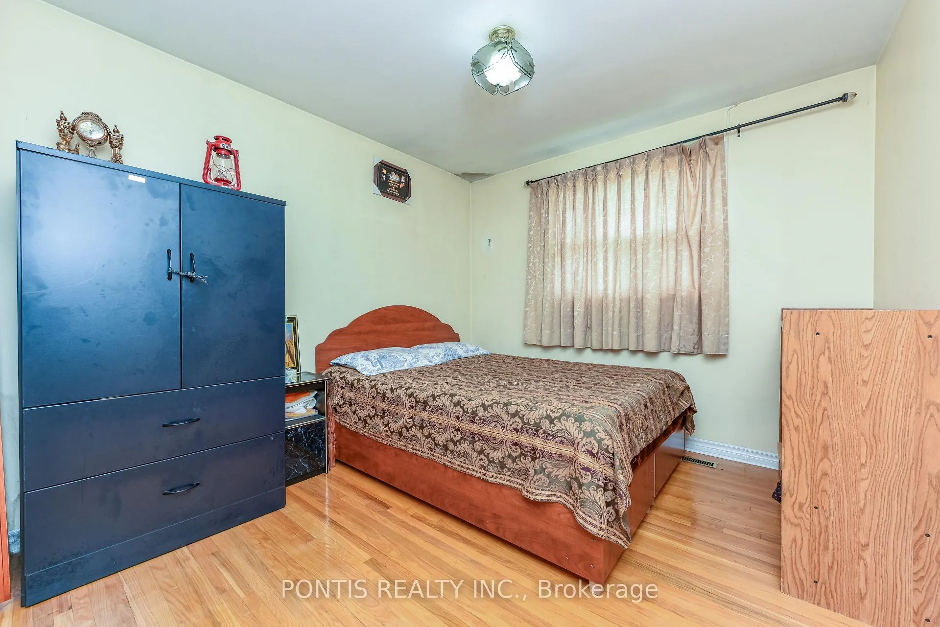 Photo 35 of 4 Hasbrooke Drive, North York, Humber Summit — HOMEH