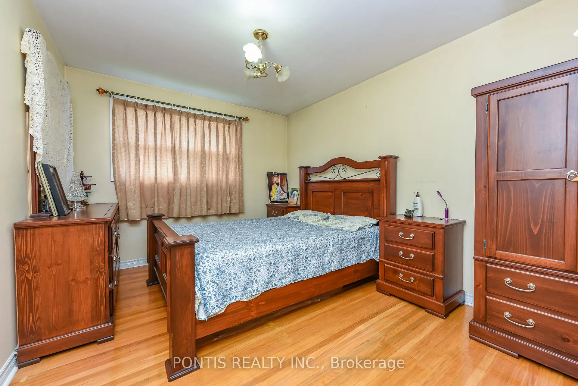 Photo 41 of 4 Hasbrooke Drive, North York, Humber Summit — HOMEH