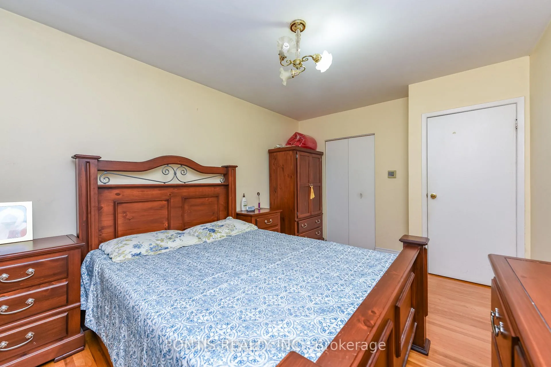 Photo 42 of 4 Hasbrooke Drive, North York, Humber Summit — HOMEH