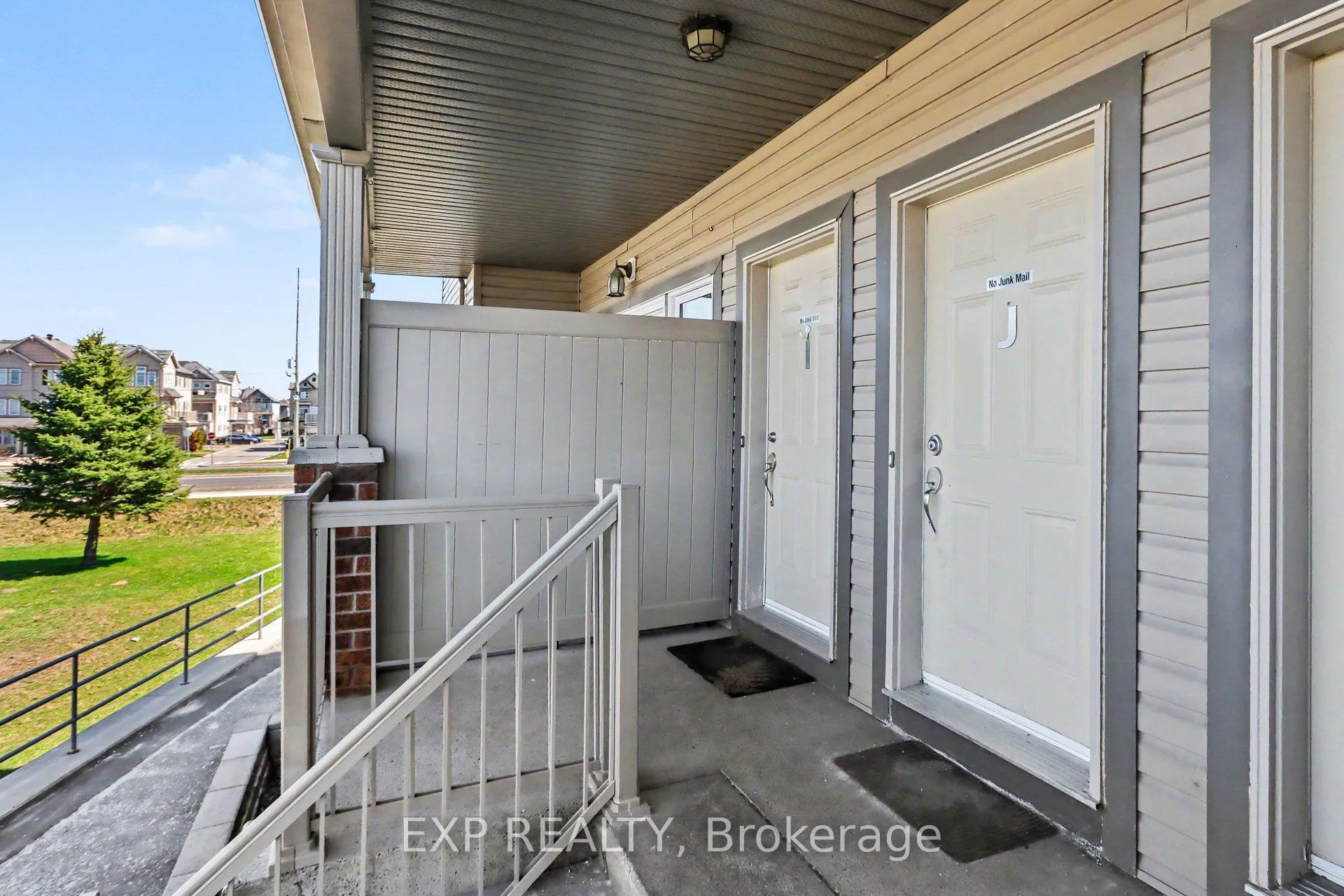 Photo 3 of Unit J, 135 Harthill Way, Ottawa, Barrhaven - Heritage Park — HOMEH