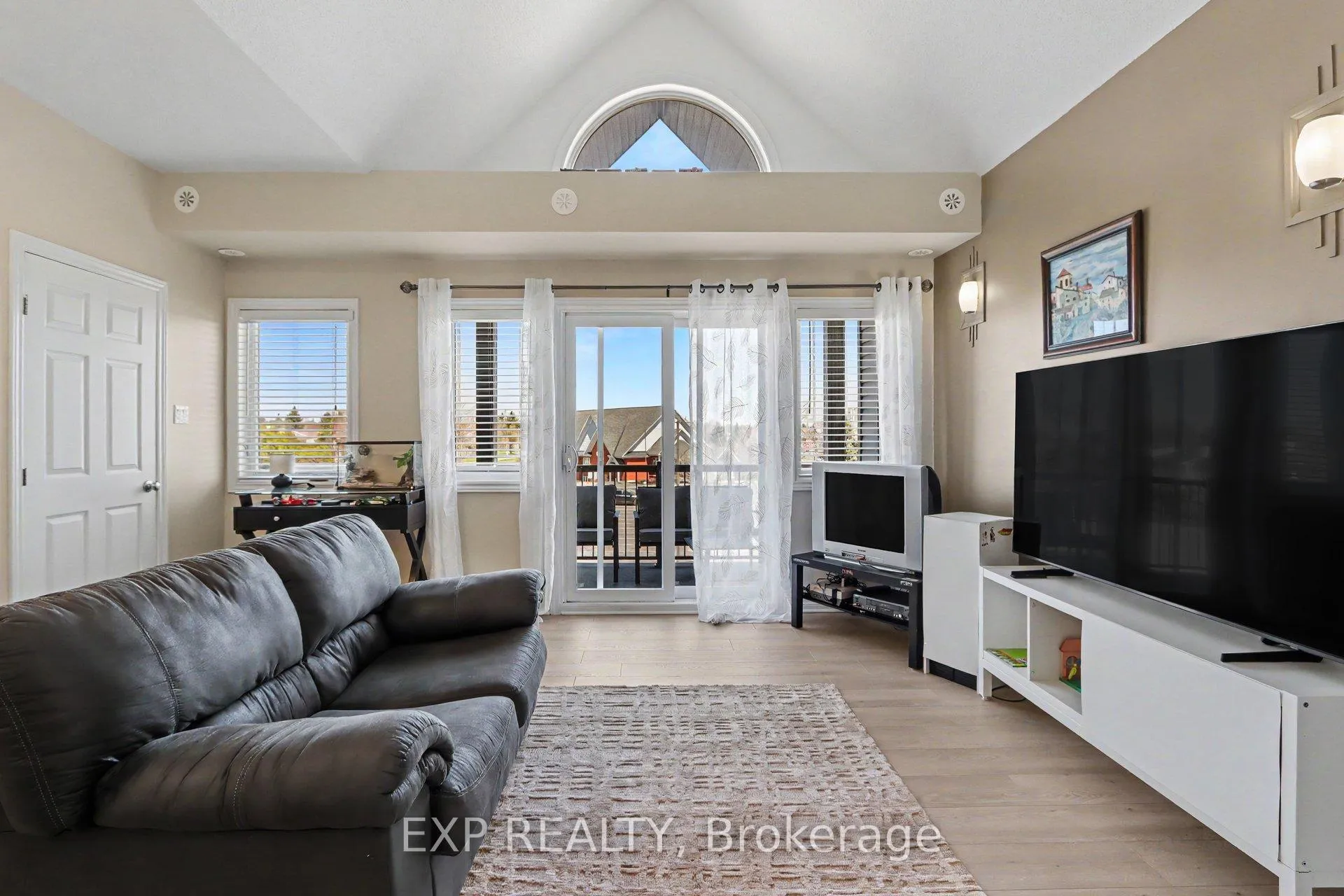 Photo 6 of Unit J, 135 Harthill Way, Ottawa, Barrhaven - Heritage Park — HOMEH