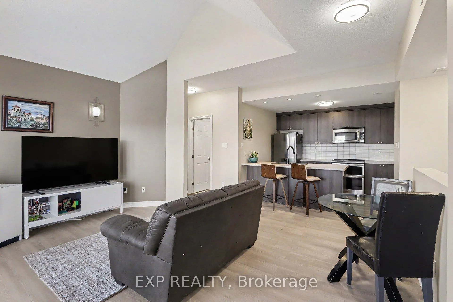 Photo 7 of Unit J, 135 Harthill Way, Ottawa, Barrhaven - Heritage Park — HOMEH