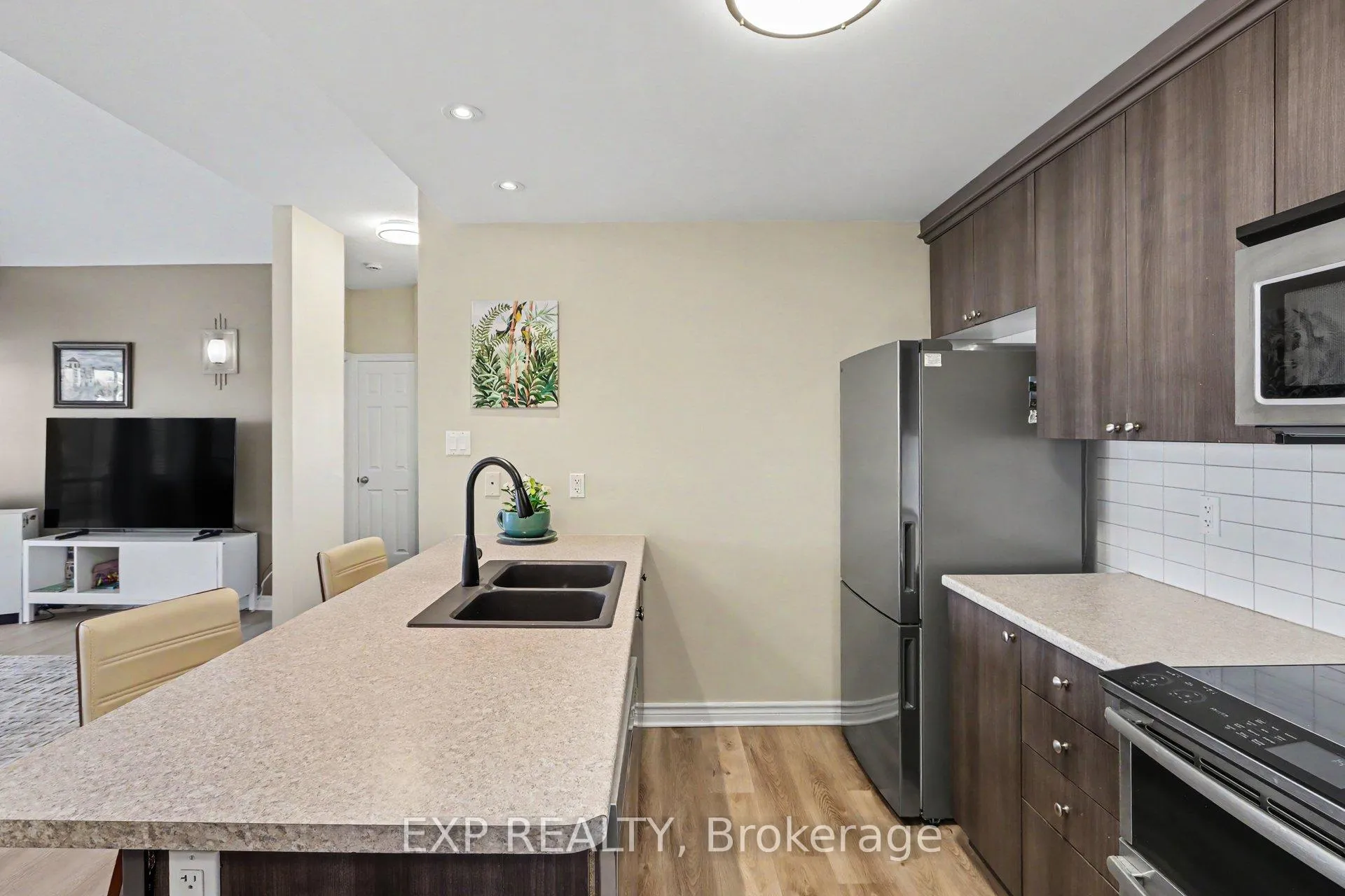 Photo 12 of Unit J, 135 Harthill Way, Ottawa, Barrhaven - Heritage Park — HOMEH