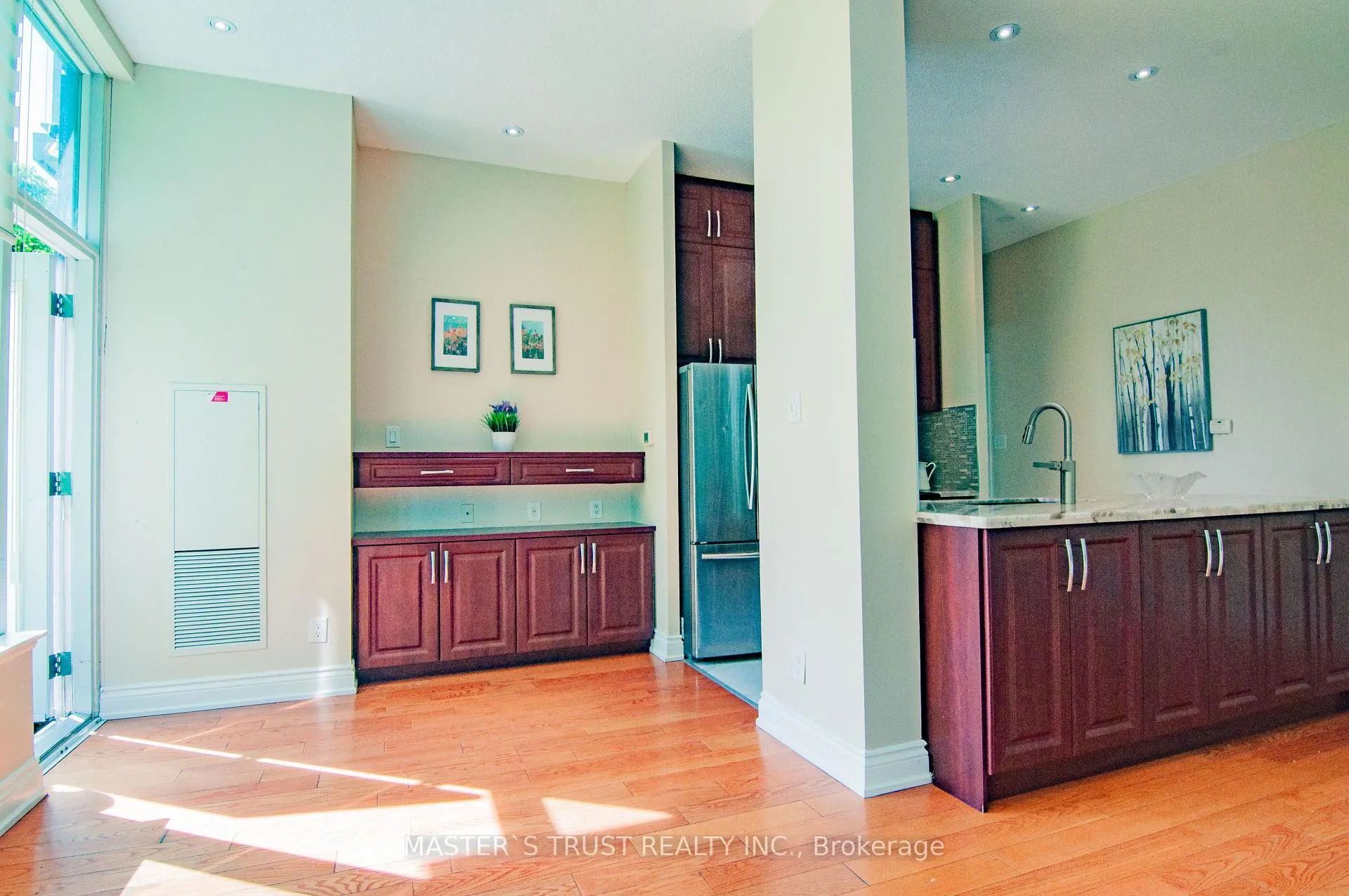 Photo 4 of Unit 101, 3525 Kariya Drive, Mississauga, City Centre — HOMEH