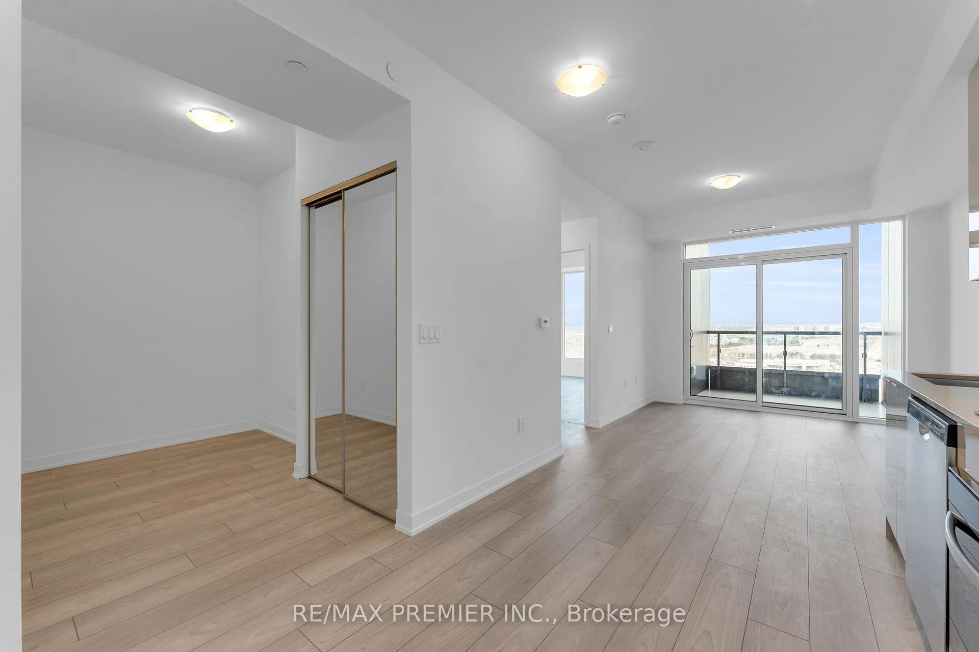 Photo 8 of Unit 2326, 498 Caldari Road, Vaughan, Concord — HOMEH