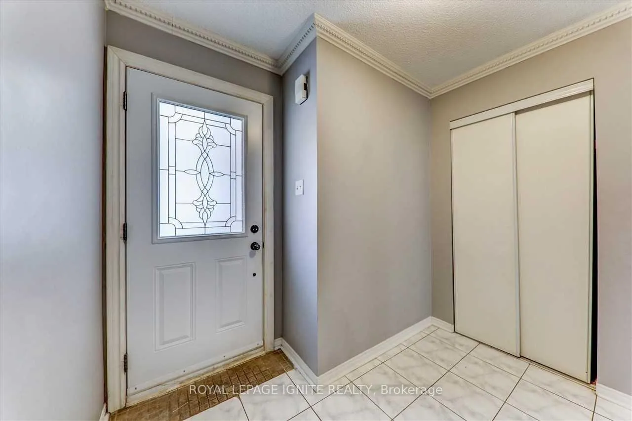 Photo 6 of Unit Main, 69 Kruger Road, Markham, Middlefield — HOMEH