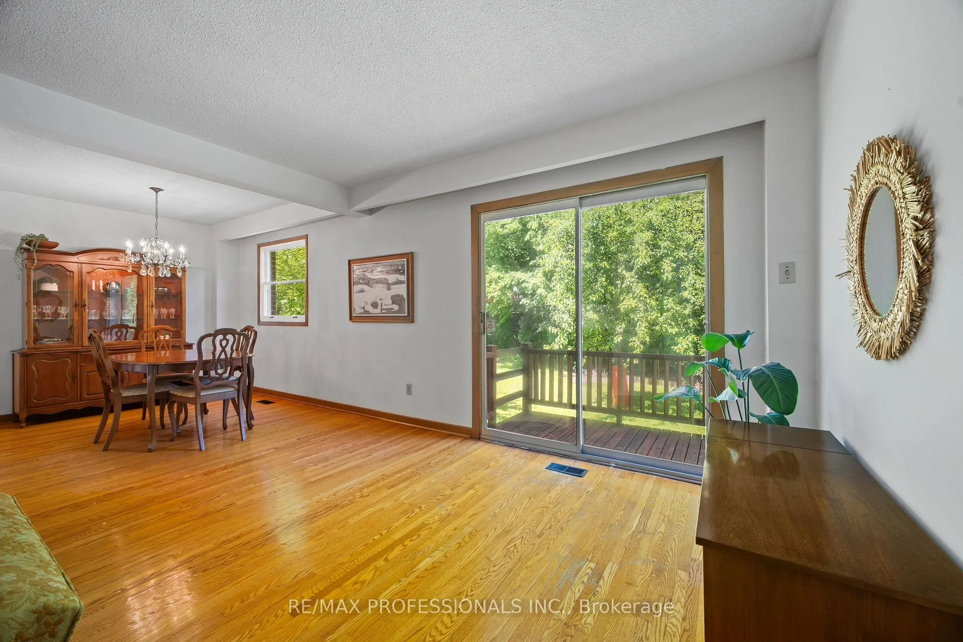 Photo 11 of 12 Ormskirk Court, Toronto, High Park-Swansea — HOMEH