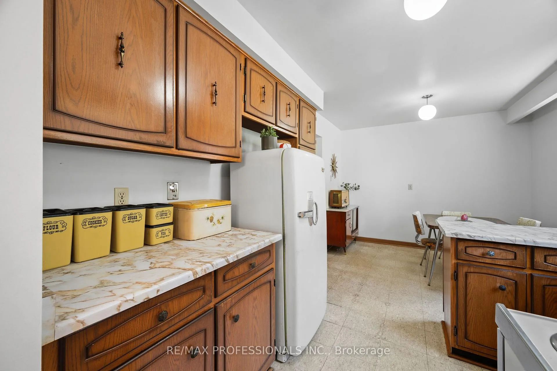 Photo 17 of 12 Ormskirk Court, Toronto, High Park-Swansea — HOMEH