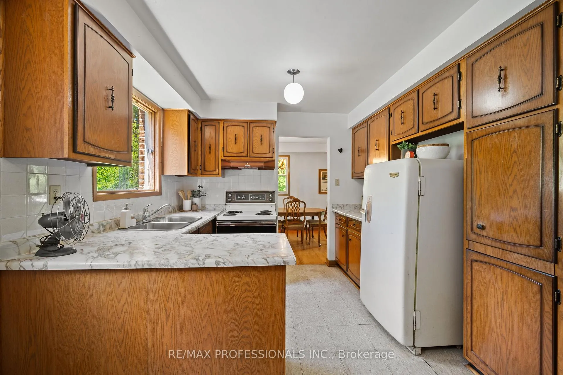 Photo 20 of 12 Ormskirk Court, Toronto, High Park-Swansea — HOMEH