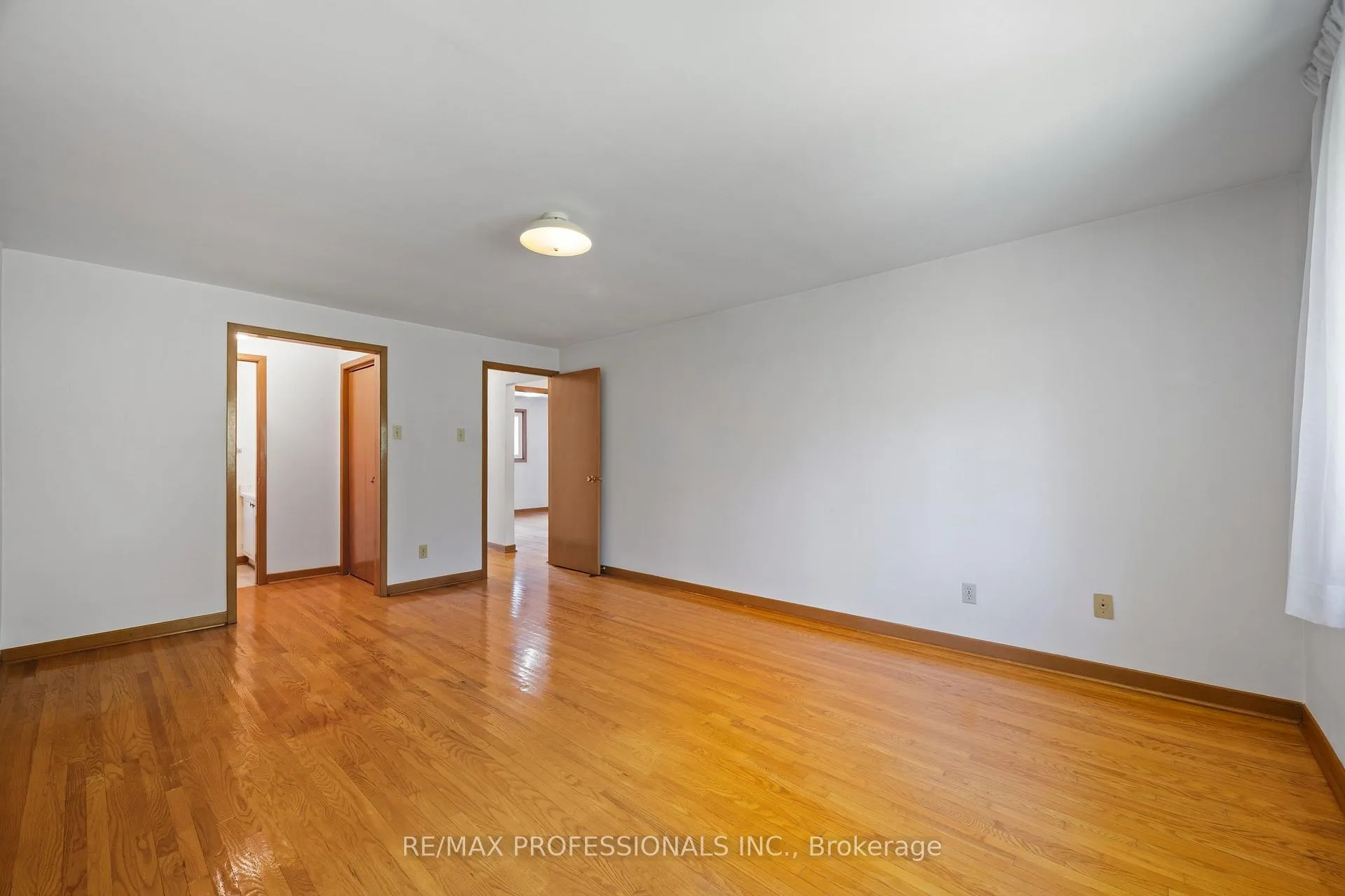 Photo 26 of 12 Ormskirk Court, Toronto, High Park-Swansea — HOMEH