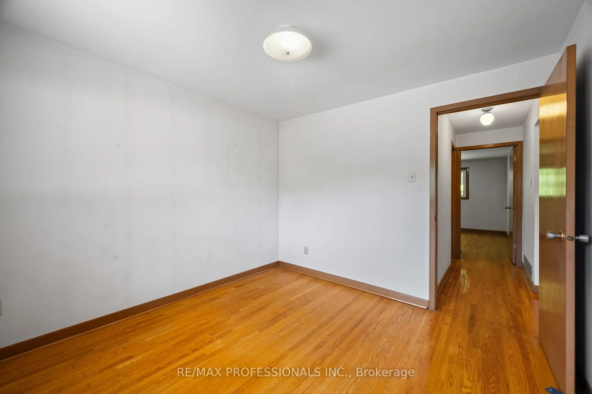 Photo 30 of 12 Ormskirk Court, Toronto, High Park-Swansea — HOMEH