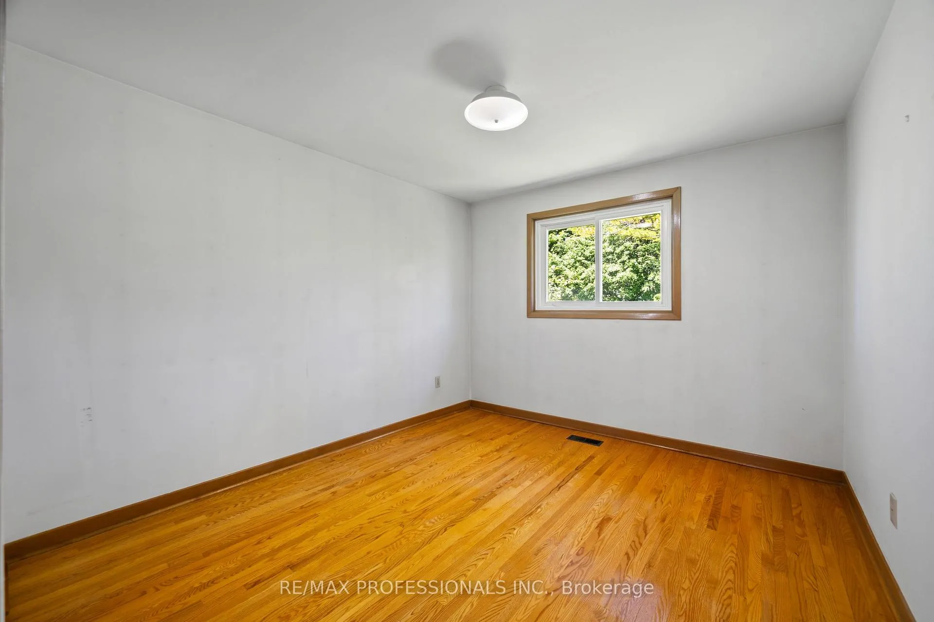 Photo 32 of 12 Ormskirk Court, Toronto, High Park-Swansea — HOMEH