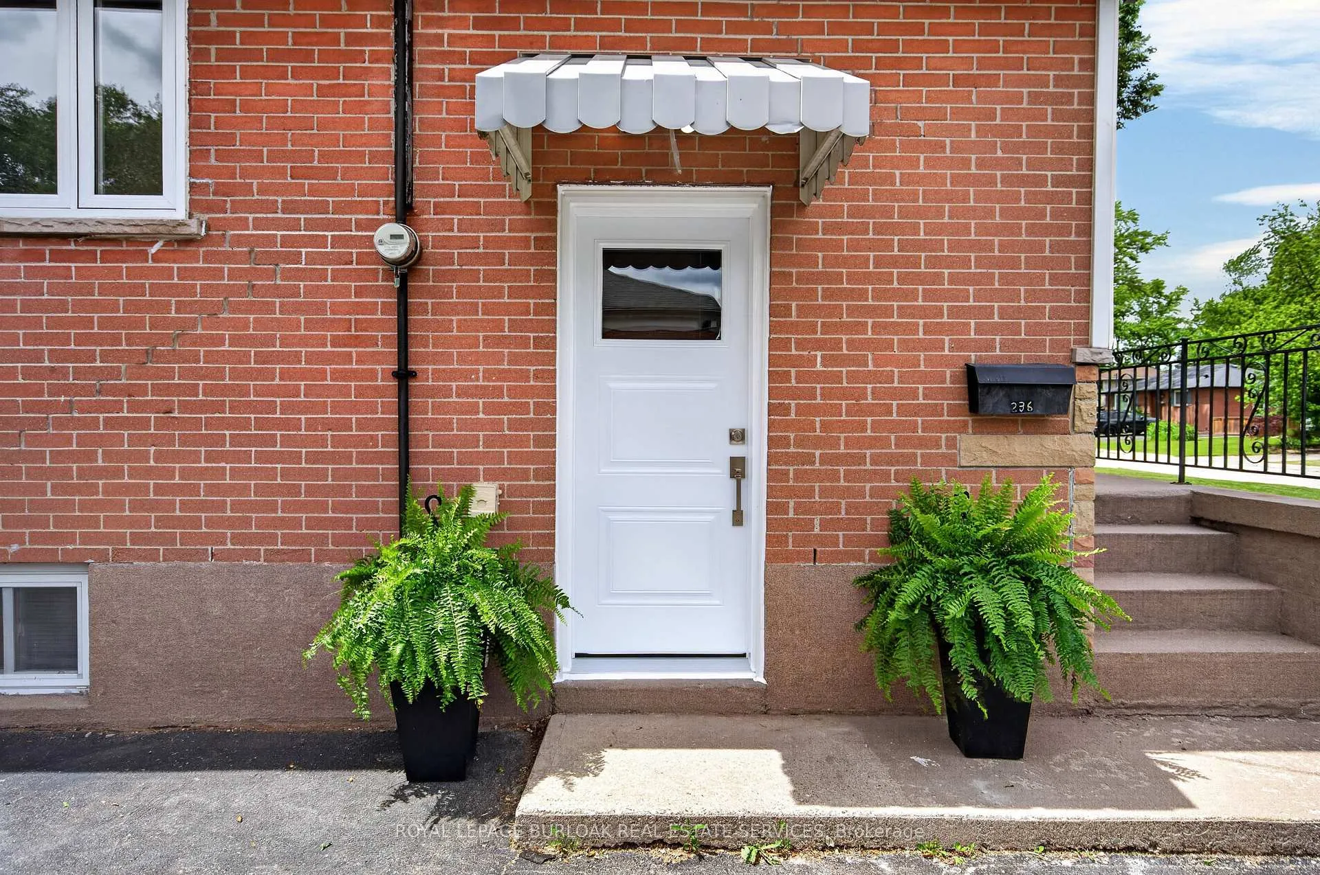 Front of 236 Hammersmith Court