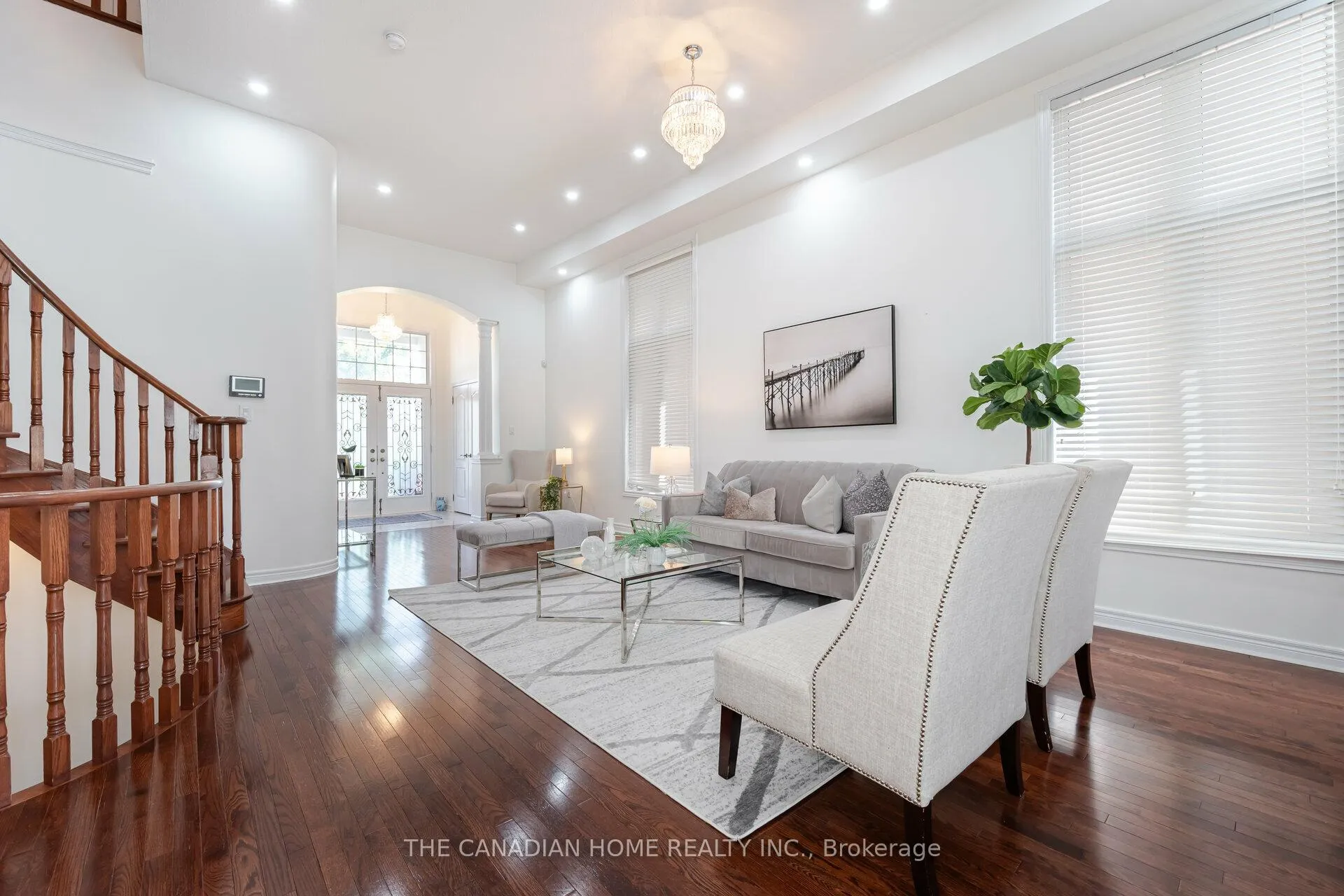 Photo 7 of 112 Muret Crescent, Vaughan, Patterson — HOMEH
