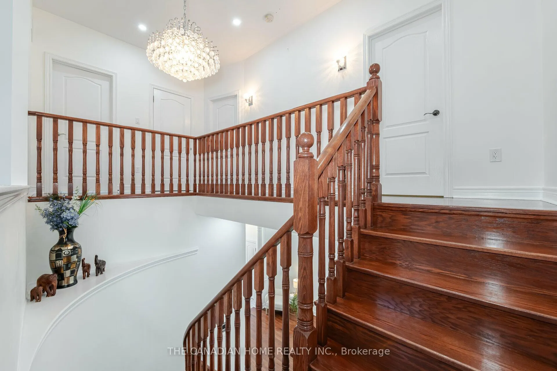 Photo 21 of 112 Muret Crescent, Vaughan, Patterson — HOMEH