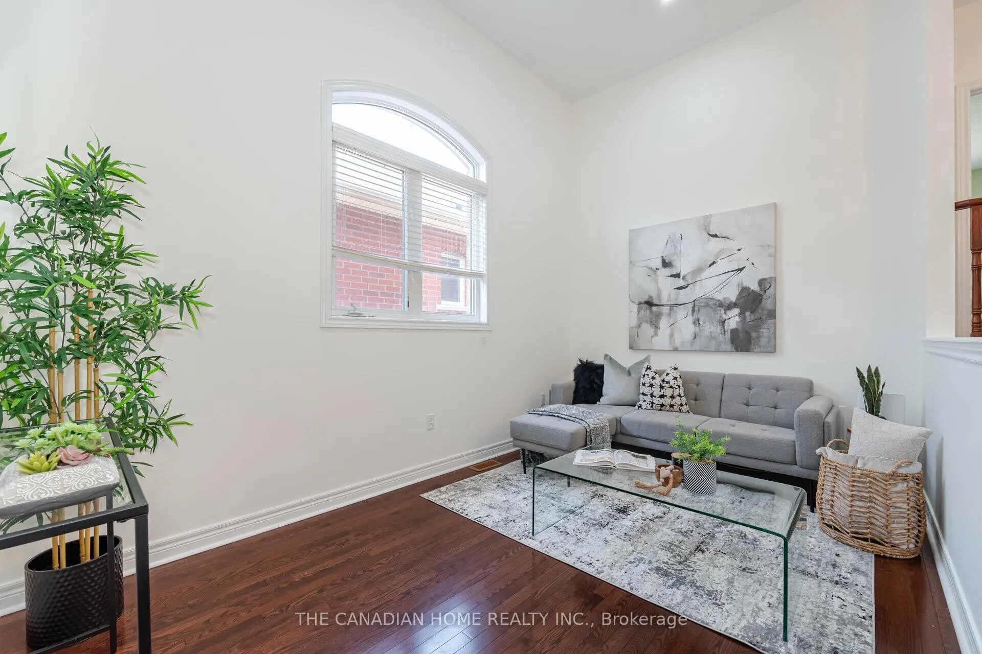 Photo 22 of 112 Muret Crescent, Vaughan, Patterson — HOMEH