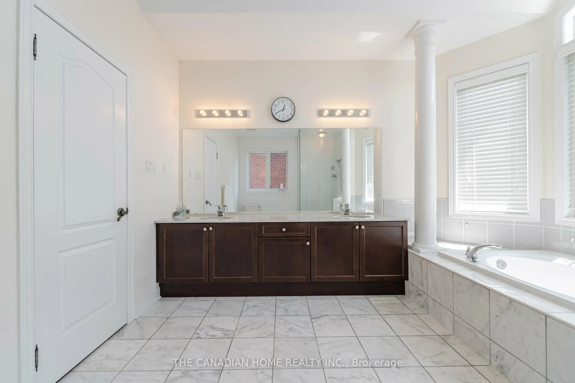 Photo 24 of 112 Muret Crescent, Vaughan, Patterson — HOMEH