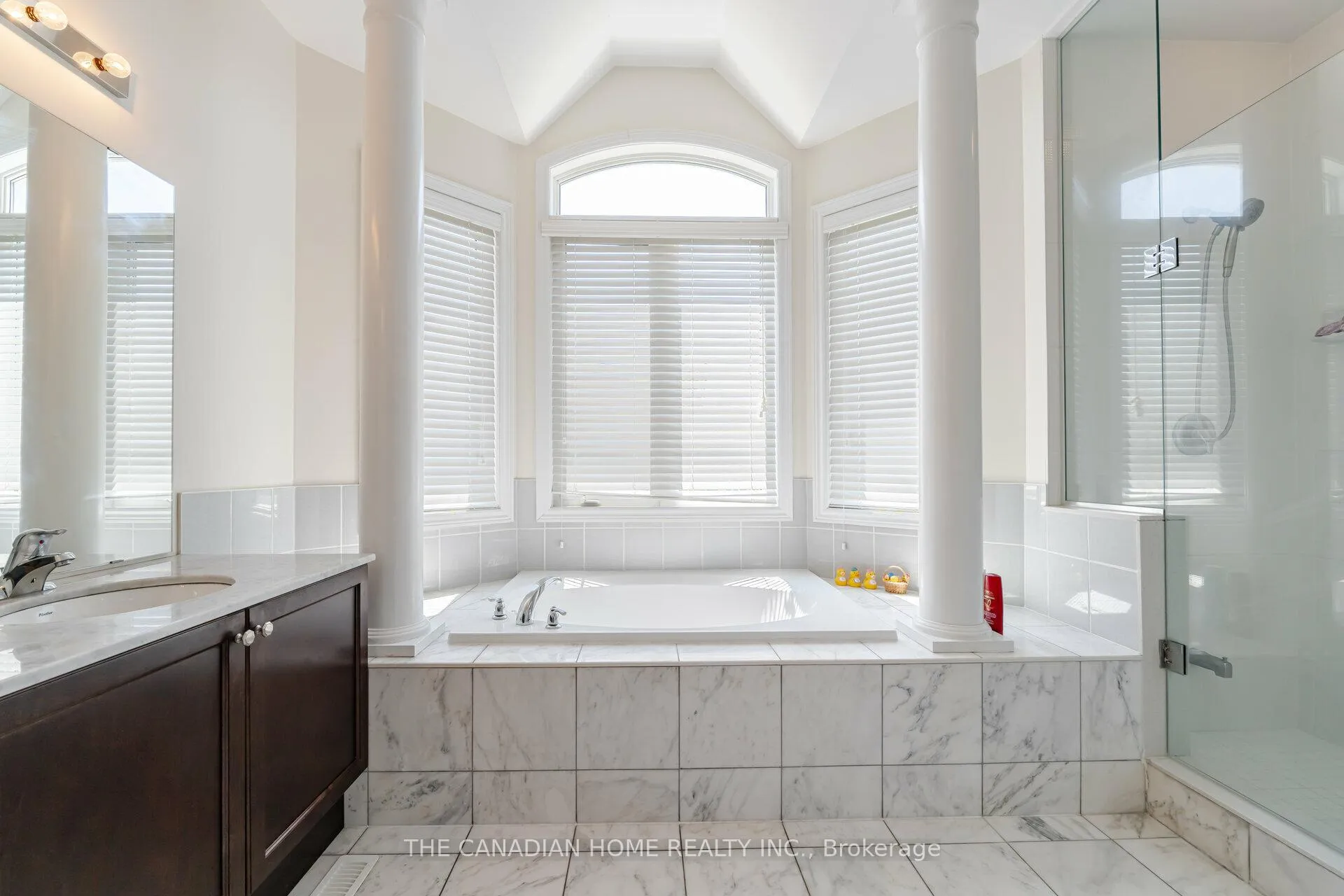 Photo 25 of 112 Muret Crescent, Vaughan, Patterson — HOMEH