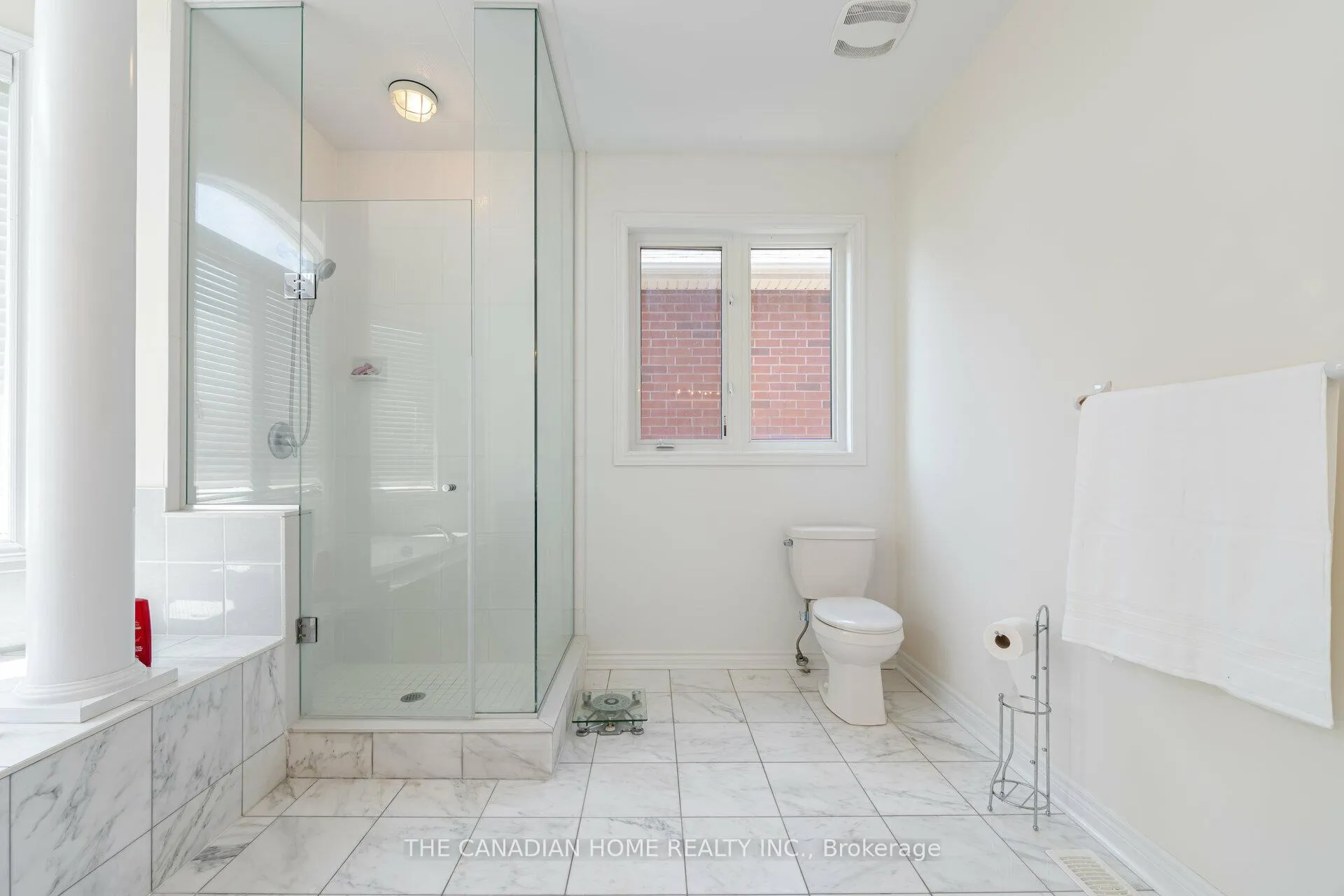 Photo 26 of 112 Muret Crescent, Vaughan, Patterson — HOMEH