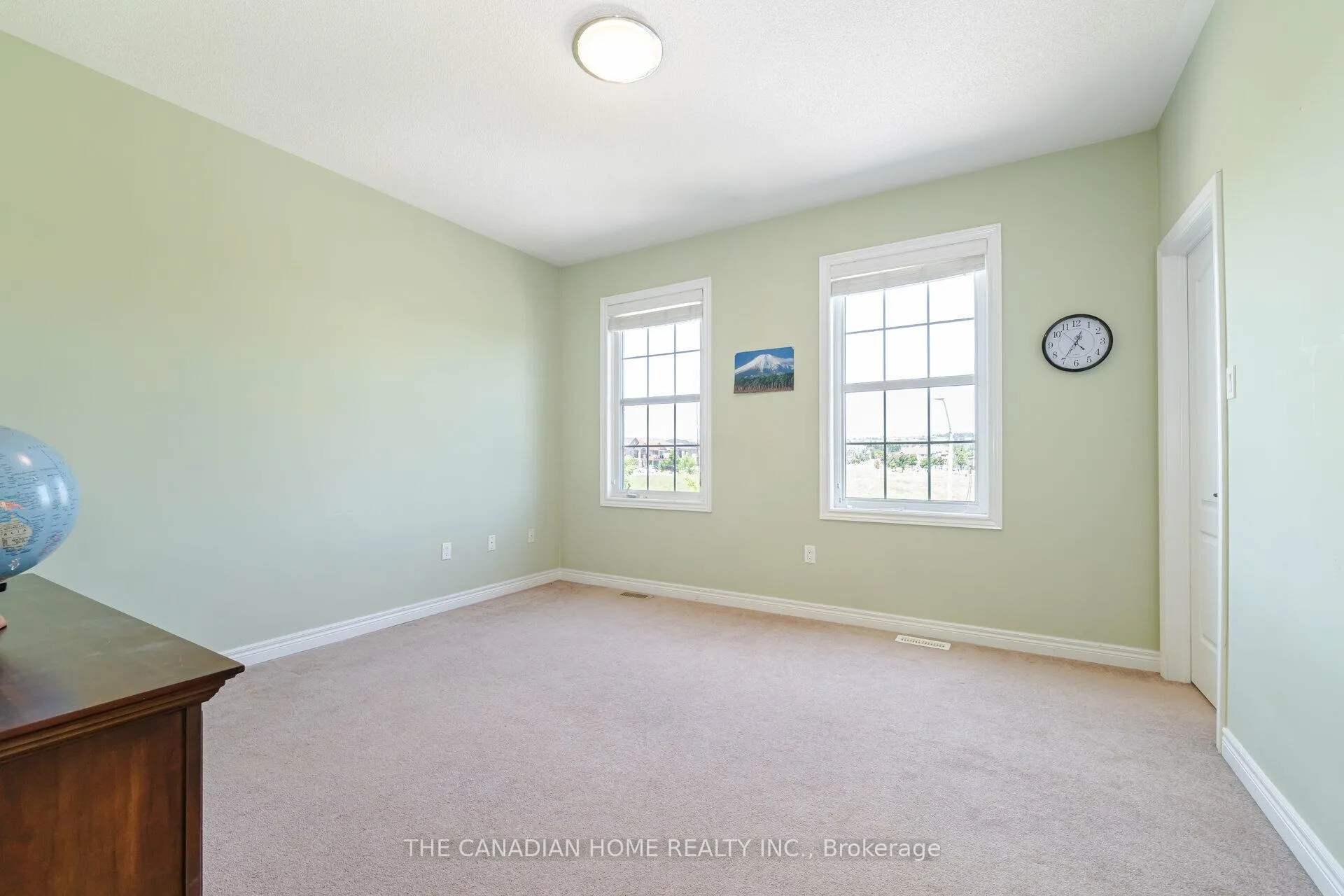 Photo 32 of 112 Muret Crescent, Vaughan, Patterson — HOMEH