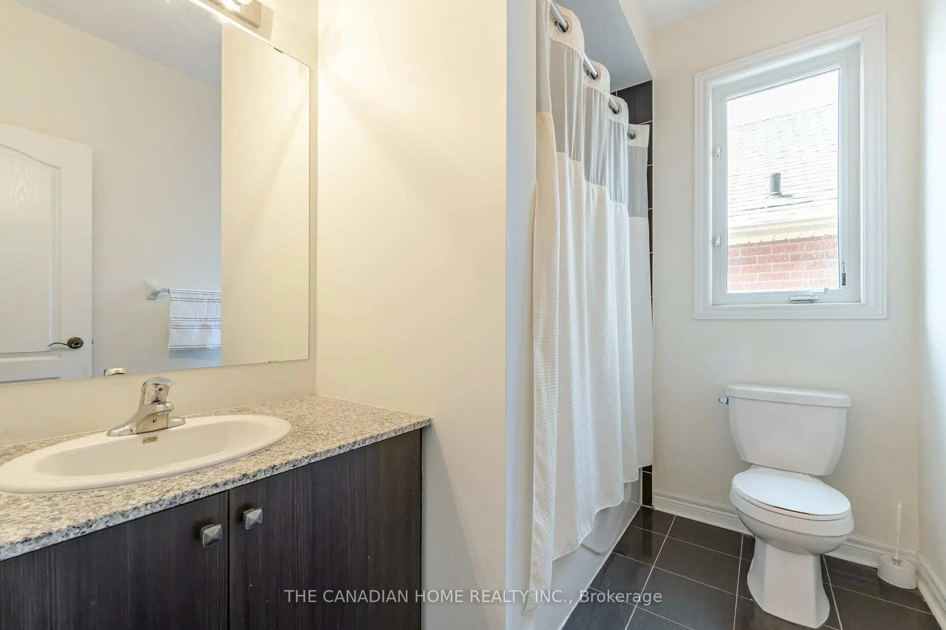 Photo 33 of 112 Muret Crescent, Vaughan, Patterson — HOMEH