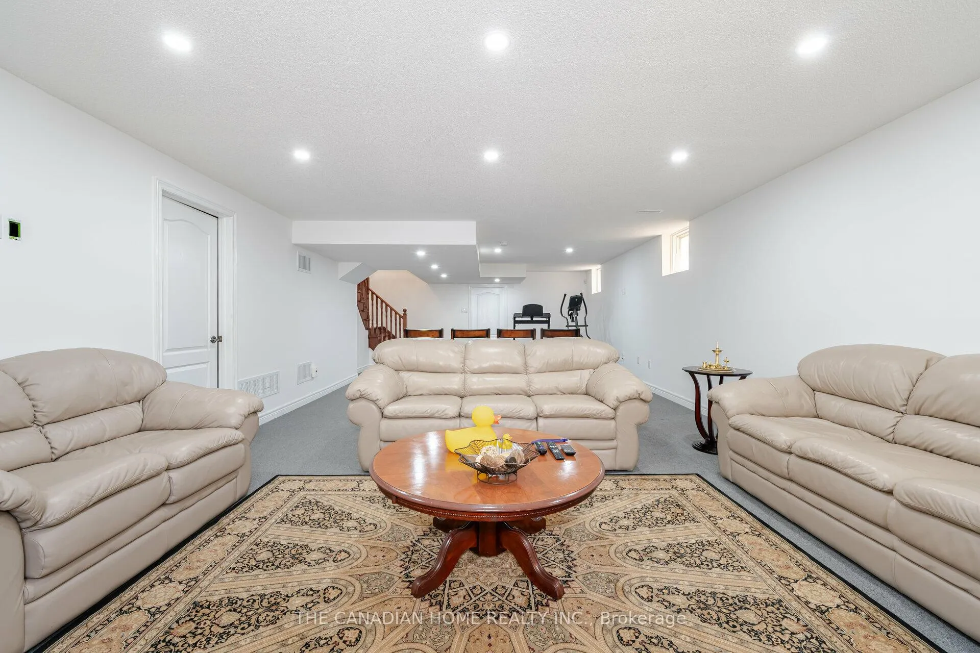 Photo 36 of 112 Muret Crescent, Vaughan, Patterson — HOMEH