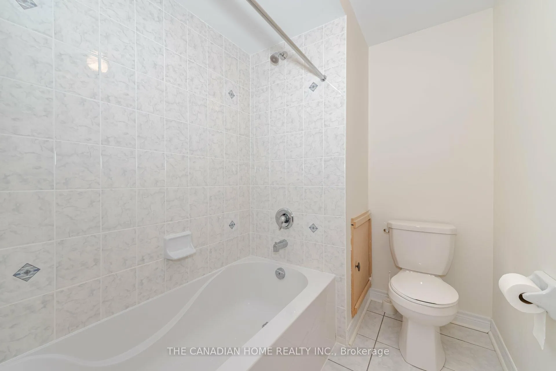 Photo 38 of 112 Muret Crescent, Vaughan, Patterson — HOMEH