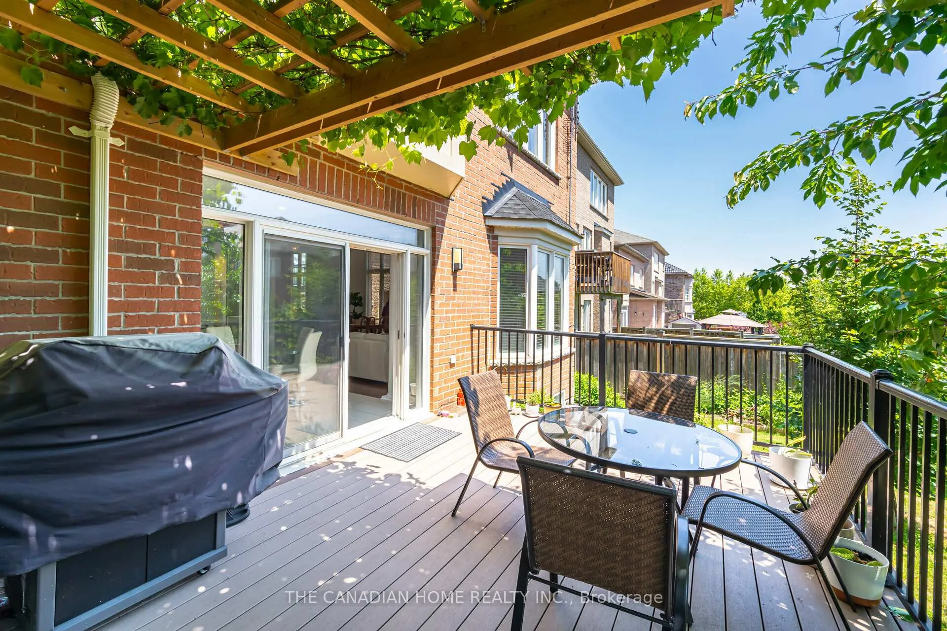 Photo 40 of 112 Muret Crescent, Vaughan, Patterson — HOMEH