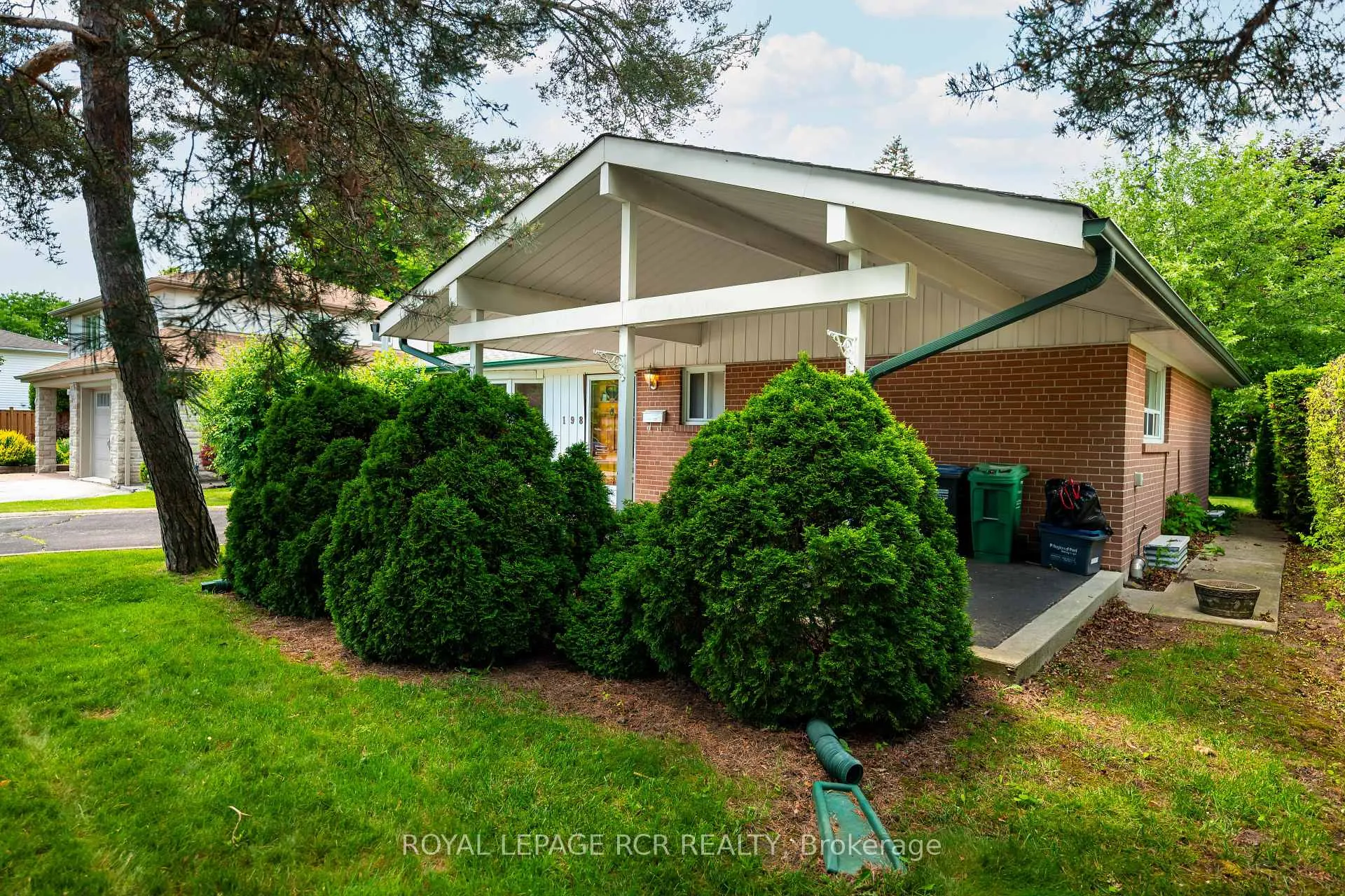 Photo 4 of 198 Bartley Bull Parkway, Brampton, Brampton East — HOMEH