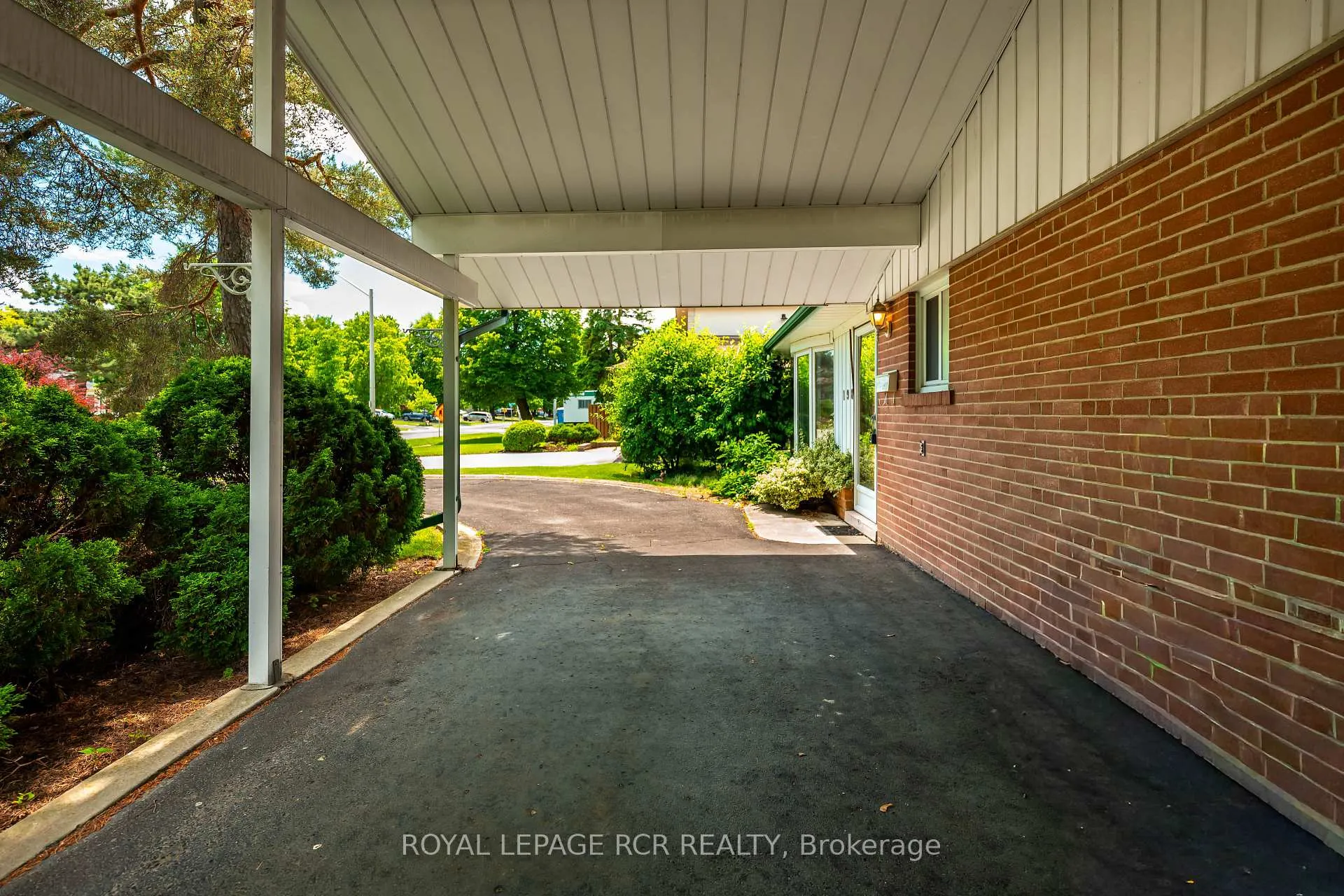 Photo 6 of 198 Bartley Bull Parkway, Brampton, Brampton East — HOMEH